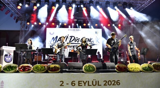 Yenişehir’in Gençleri Biber Festivalde Sahnenin Tozunu Attırdı