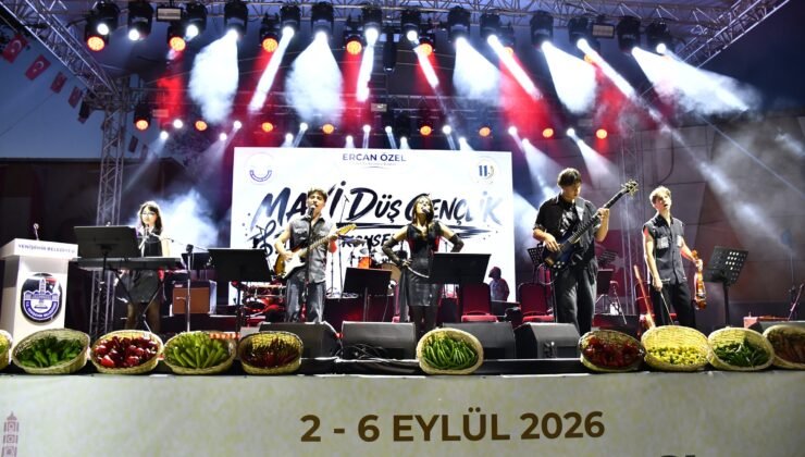 Yenişehir’in Gençleri Biber Festivalde Sahnenin Tozunu Attırdı