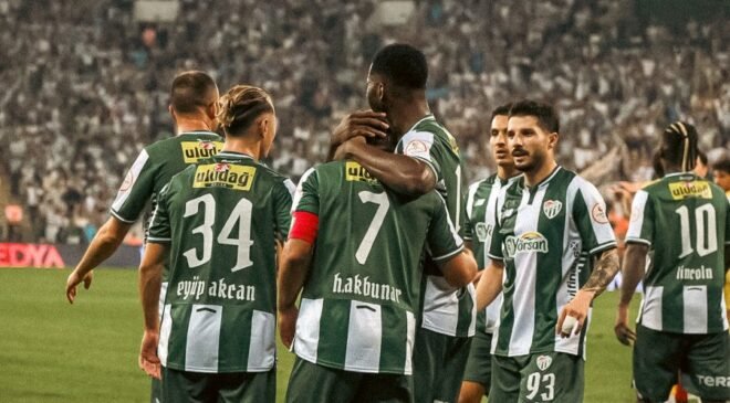 Bursaspor –  4   İstanbulspor –  0