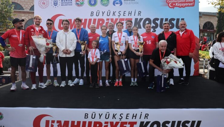 Binlerce Bursa’lı Cumhuriyet Bayramı için Koştu