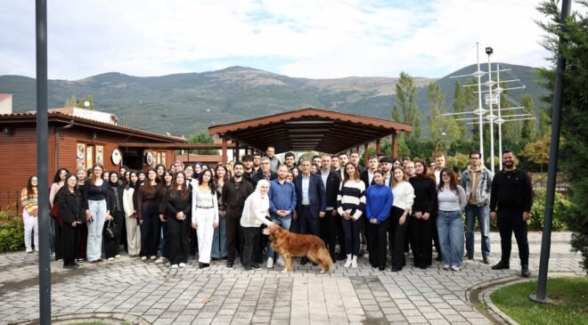 Gemlik Kent Konseyi Gençlik Meclisi Üniversite Öğrencileriyle Kahvaltıda Buluştu