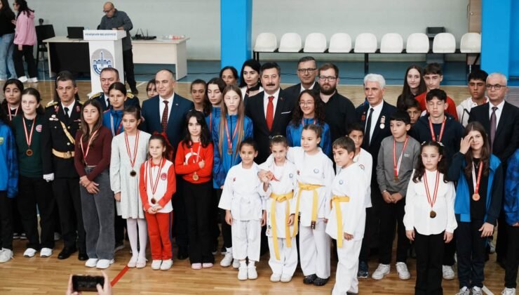 Yenişehir’de Cumhuriyet’in 103 Yıl Dönümü Coşkuyla Kutlandı
