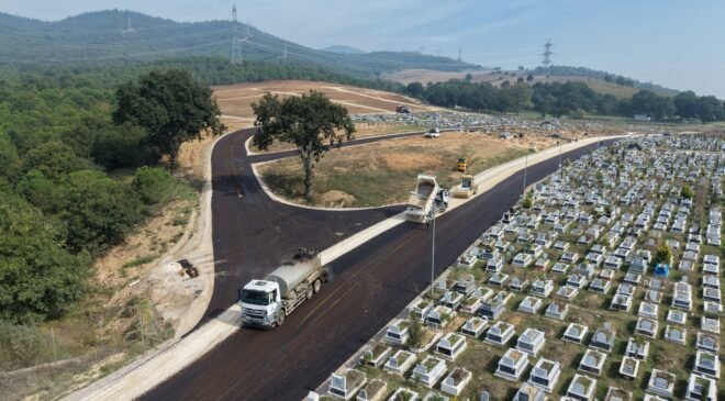 Büyükşehir Belediyesi Erdoğanköy Kent Mezarlığı’nın Yollarını Yeniledi