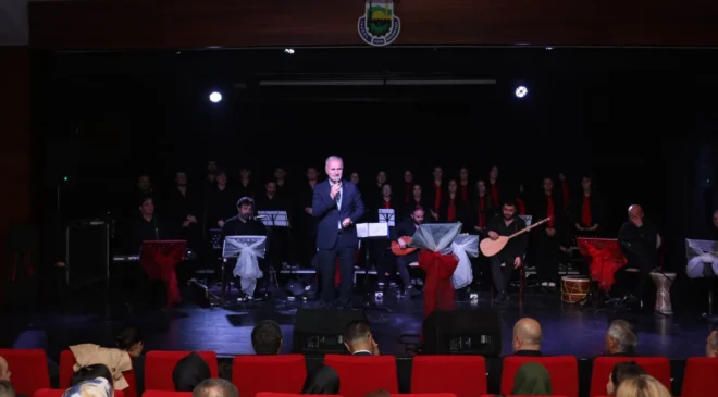 İnegöl Belediyesi Gençlik Korasından Cumhuriyet Bayramı Konseri