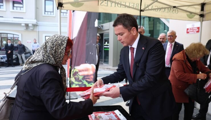 Osmangazi’de Eskiyen Bayraklar Yenileri ile Değiştirildi