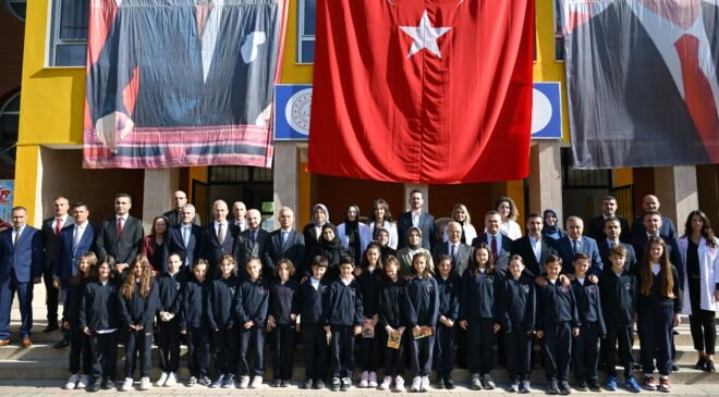 Osmangazi 23 Nisan Orta’okulunda “Şule Yüksel Şenler Kütüphanesi” Açıldı