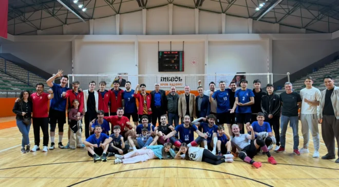 İnegöl Belediyespor Erkek Voleybol Takımı Dolu Dizgin Yola Devam Ediyor