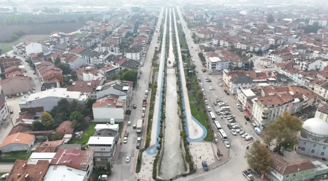 İnegöl Belediyesi Yağış Öncesi Sel ve Su Baskınlarına Karşı Temizlik Çalışması Başlattı