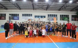 İnegöl’de Sokak Basketbolunda Şampiyonlar Kupalarını Aldı