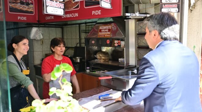 Yıldırım Belediye Başkanı Oktay Yılmaz Teyyareci Mehmet Ali Caddesi Esnafıyla Buluştu